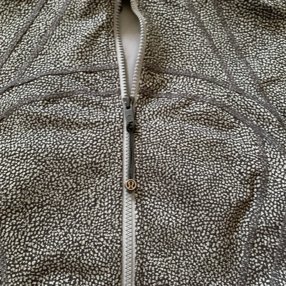 Lululemon define jacket in size 12. - Picture 3 of 3